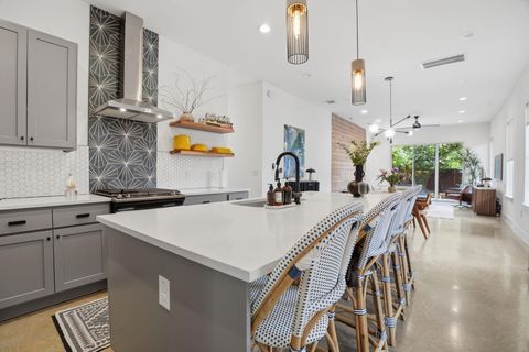 Photo of 4609 Sara DR #B, Austin, TX 78721 (MLS # 3780111)