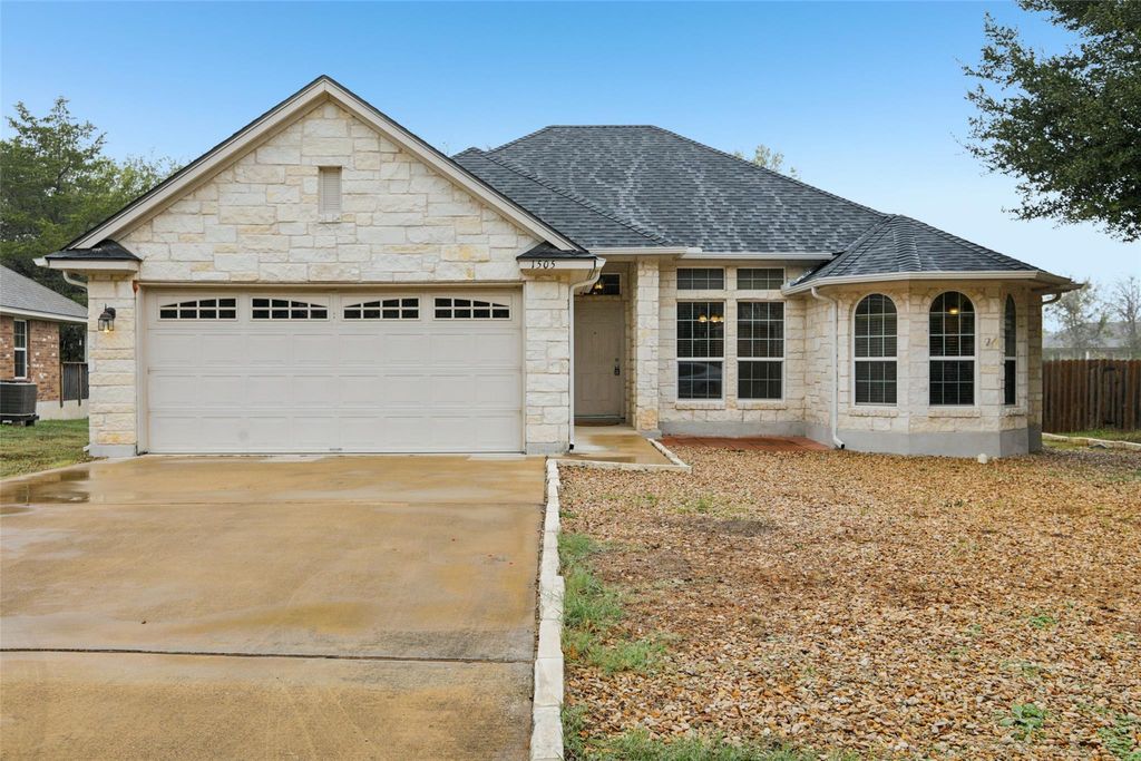 Photo of 1505 Century Oaks DR, Lockhart, TX 78644 (MLS # 4892536)