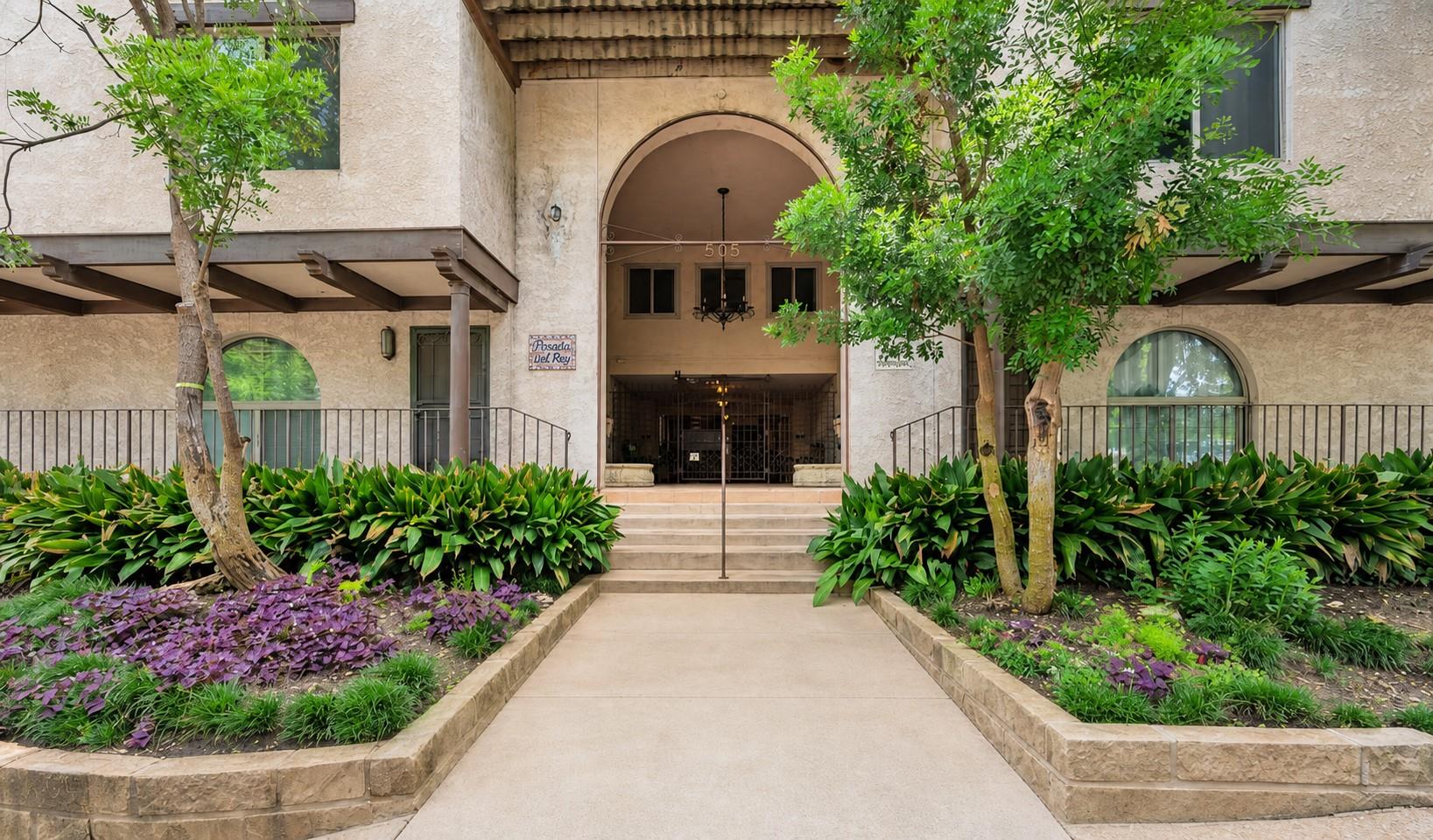 505 W 7th ST 308