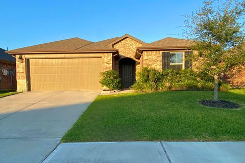 Photo of 3935 Country Club DR, Baytown, TX 77521 (MLS # 5200863)