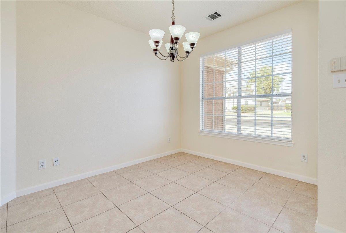 1021 Black Locust DR W