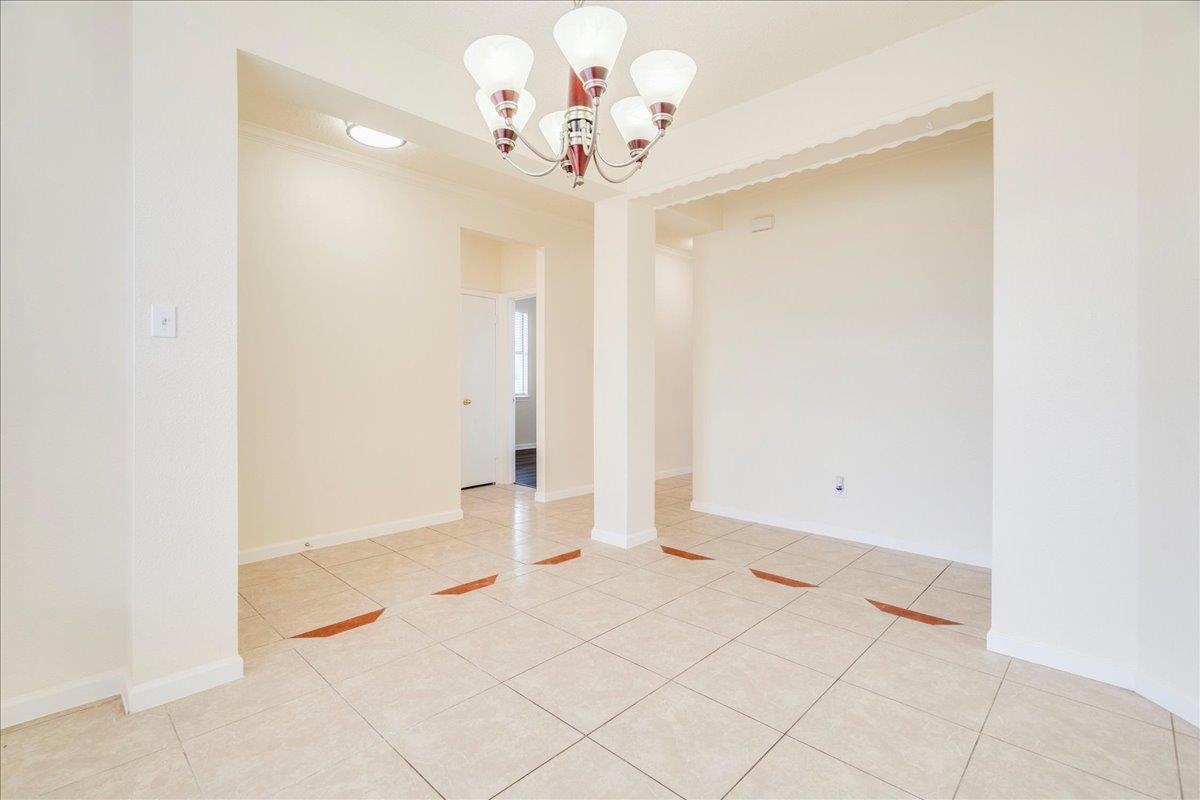 1021 Black Locust DR W