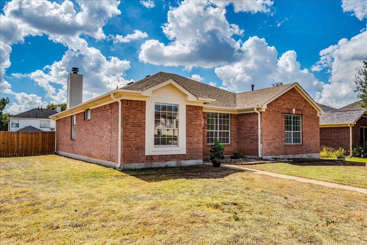 1021 Black Locust DR W