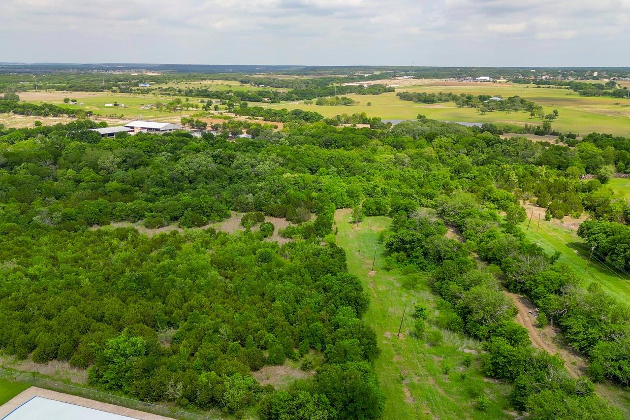 1611 Veterans Memorial BLVD