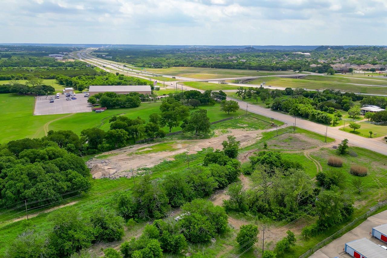 1611 Veterans Memorial BLVD