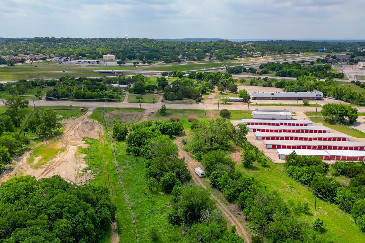 1611 Veterans Memorial BLVD