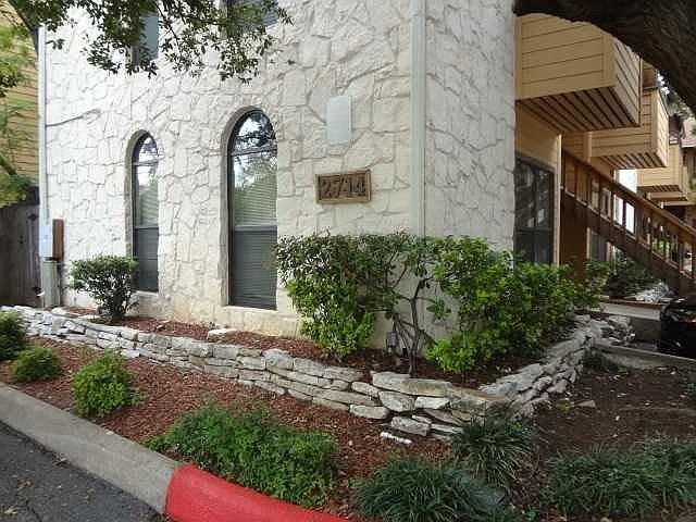 2714 Nueces ST 108