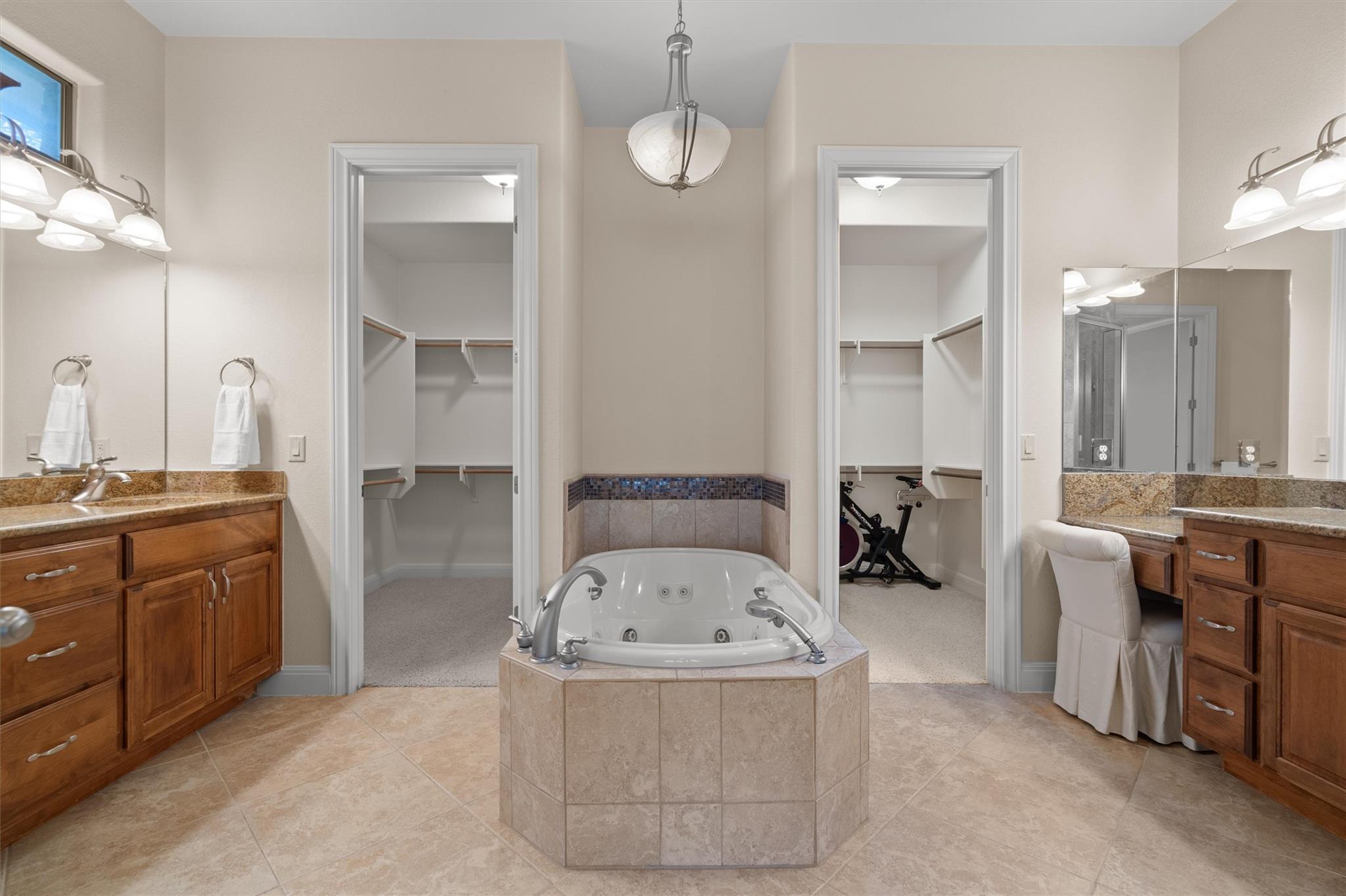 17109 Northlake Hills DR