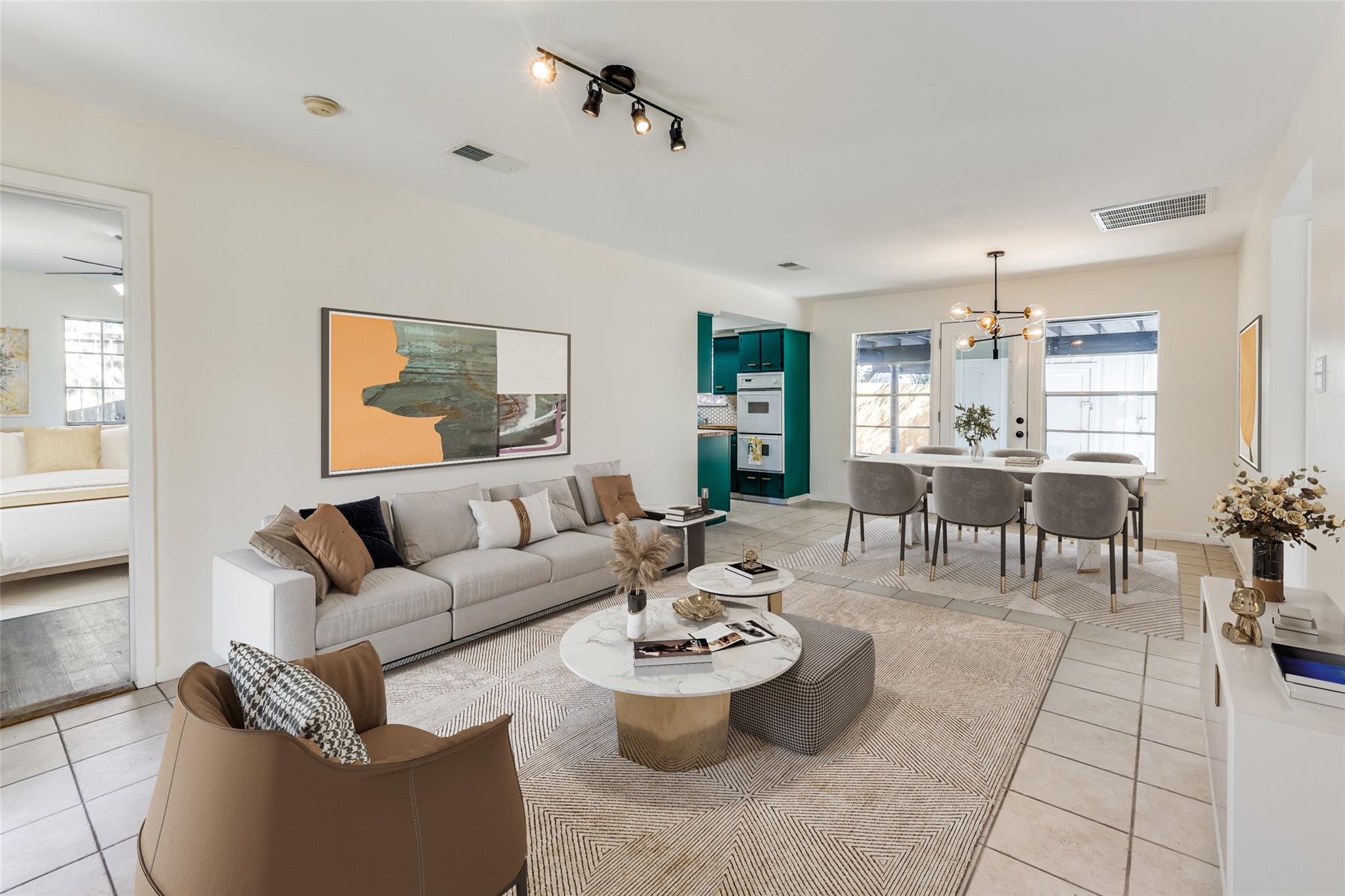 Austin, Texas 78704, United States, 4 Bedrooms Bedrooms, ,3 BathroomsBathrooms,Residential,Active,183480