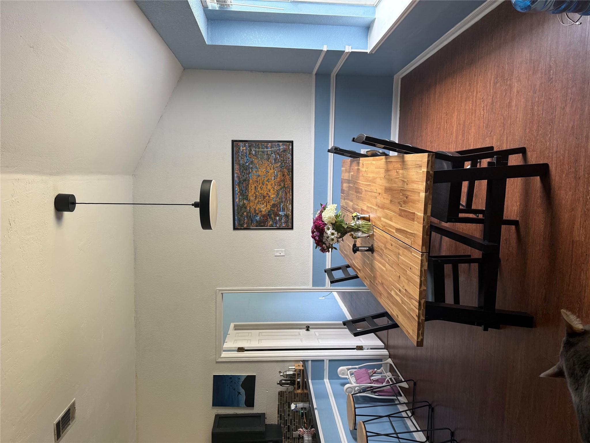 907 Vernon DR