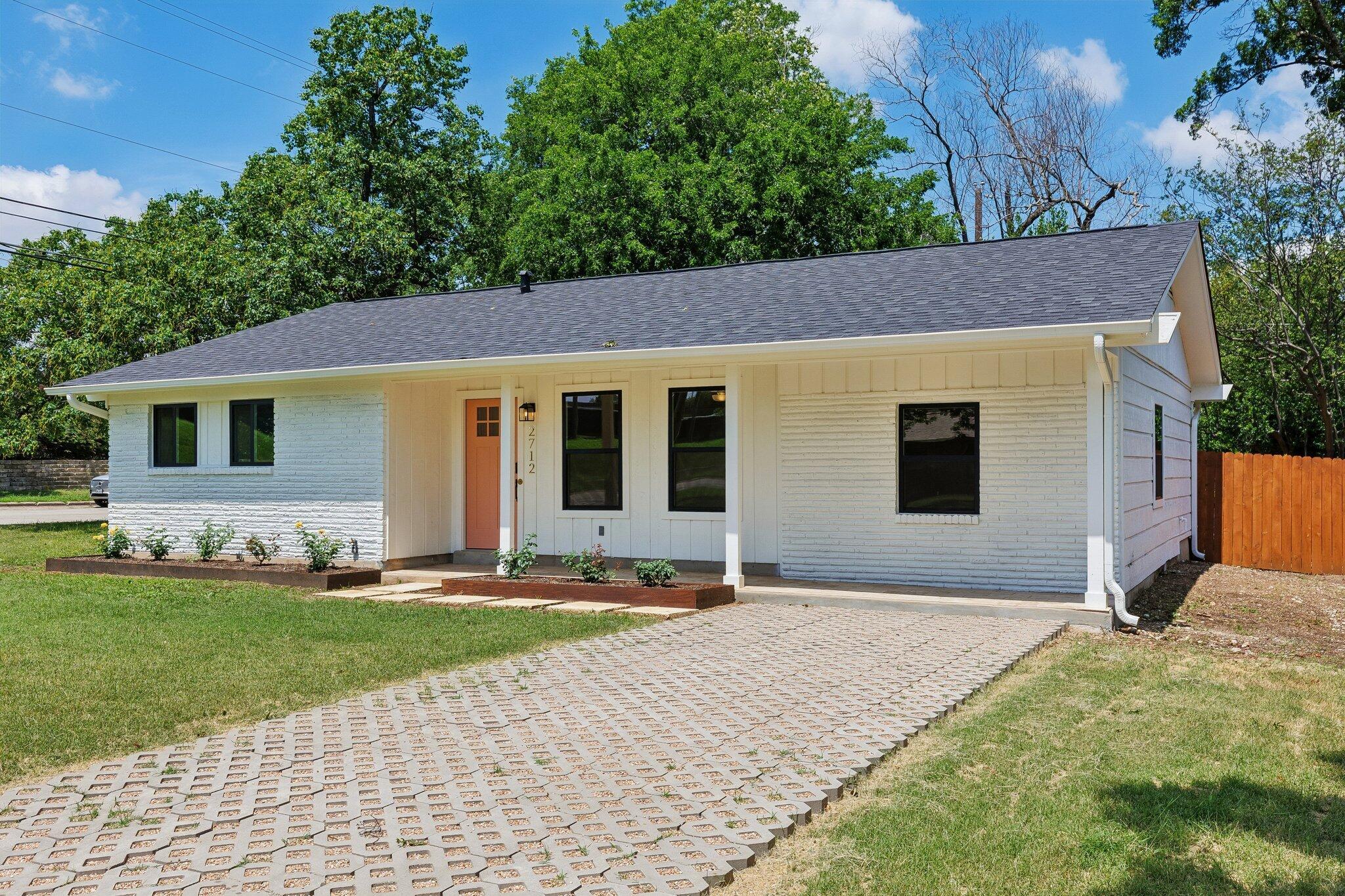 2712 Friar Tuck LN