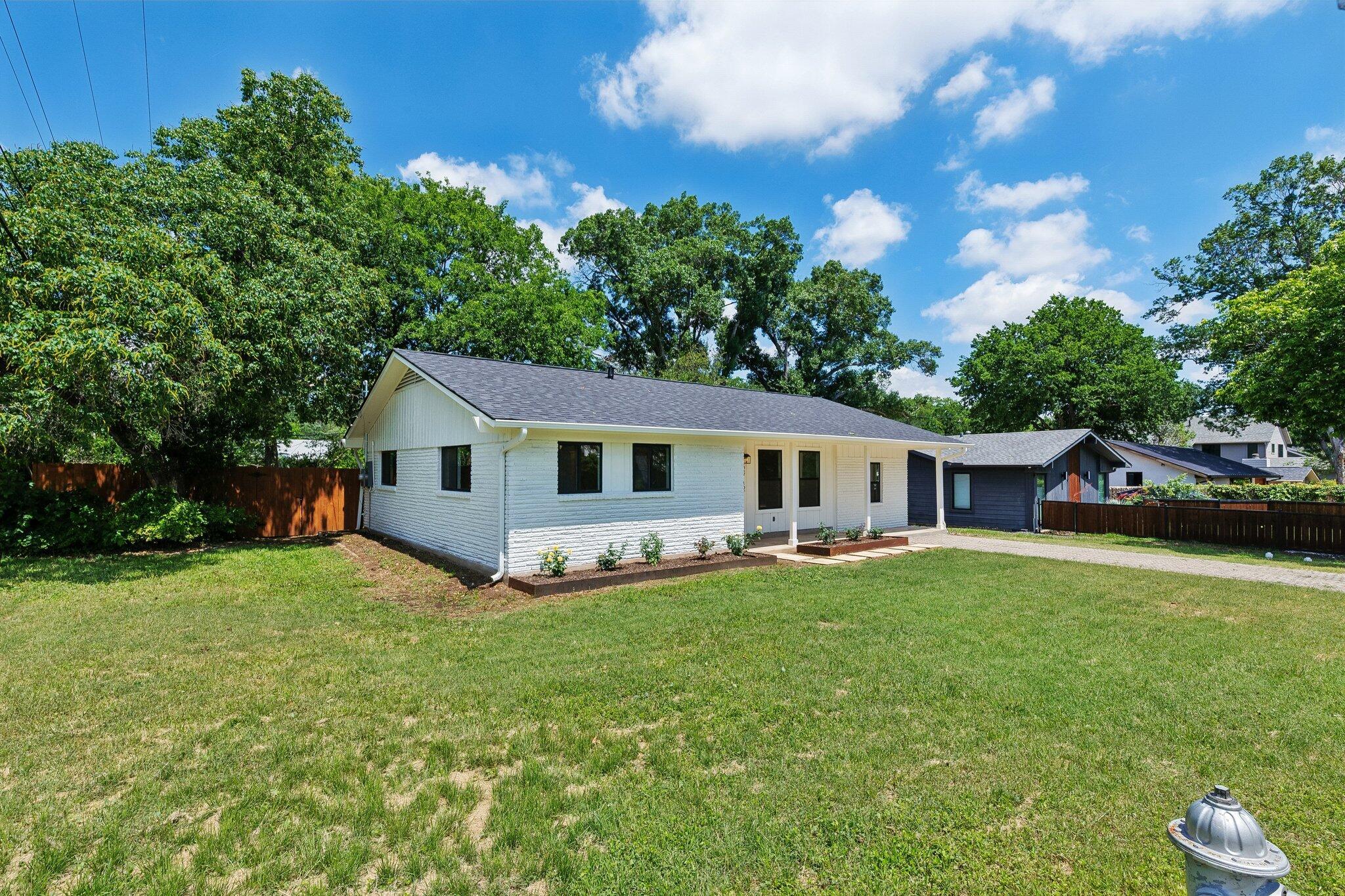 2712 Friar Tuck LN