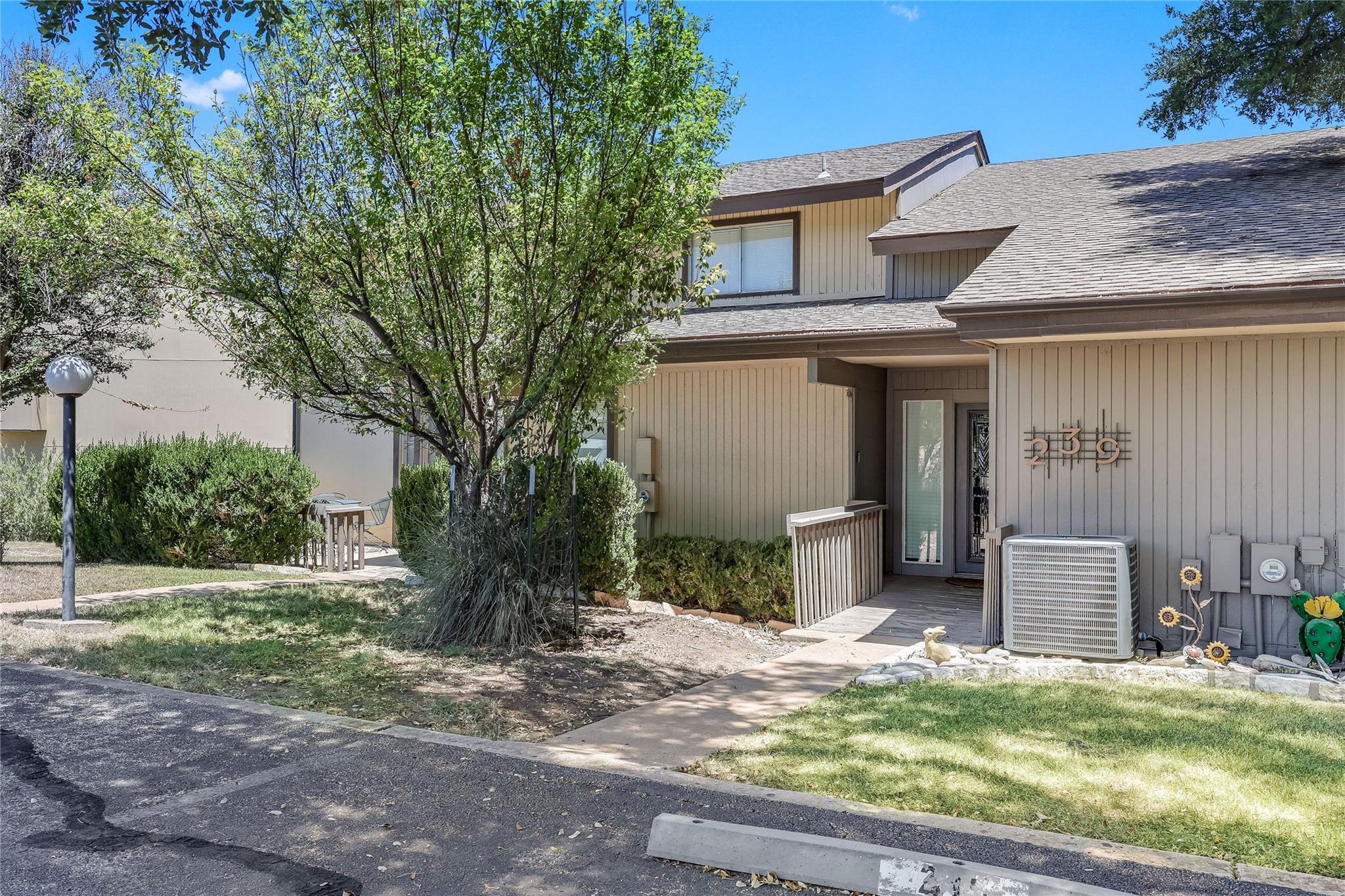 239 VENTURE BLVD S