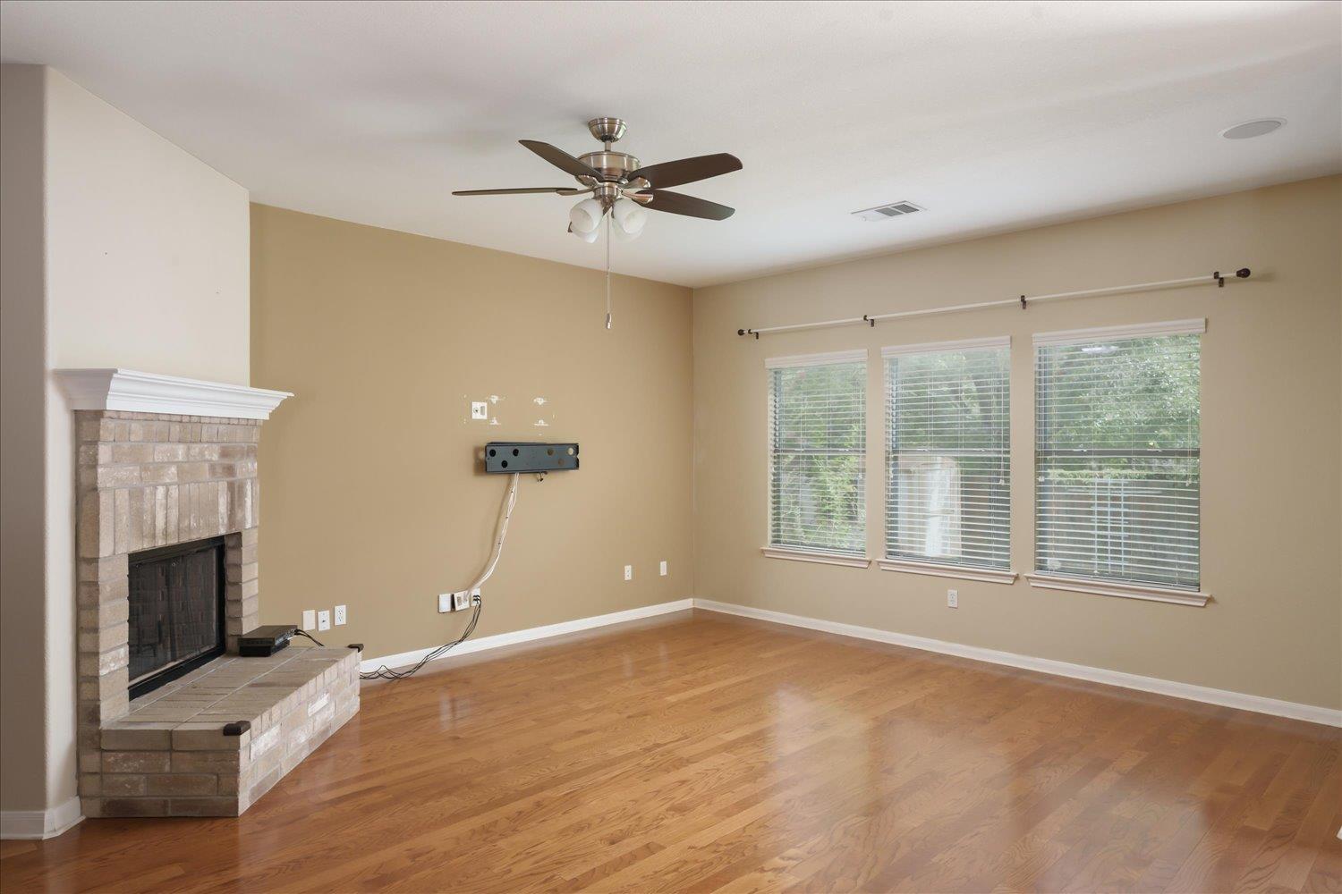 1918 Barnett DR