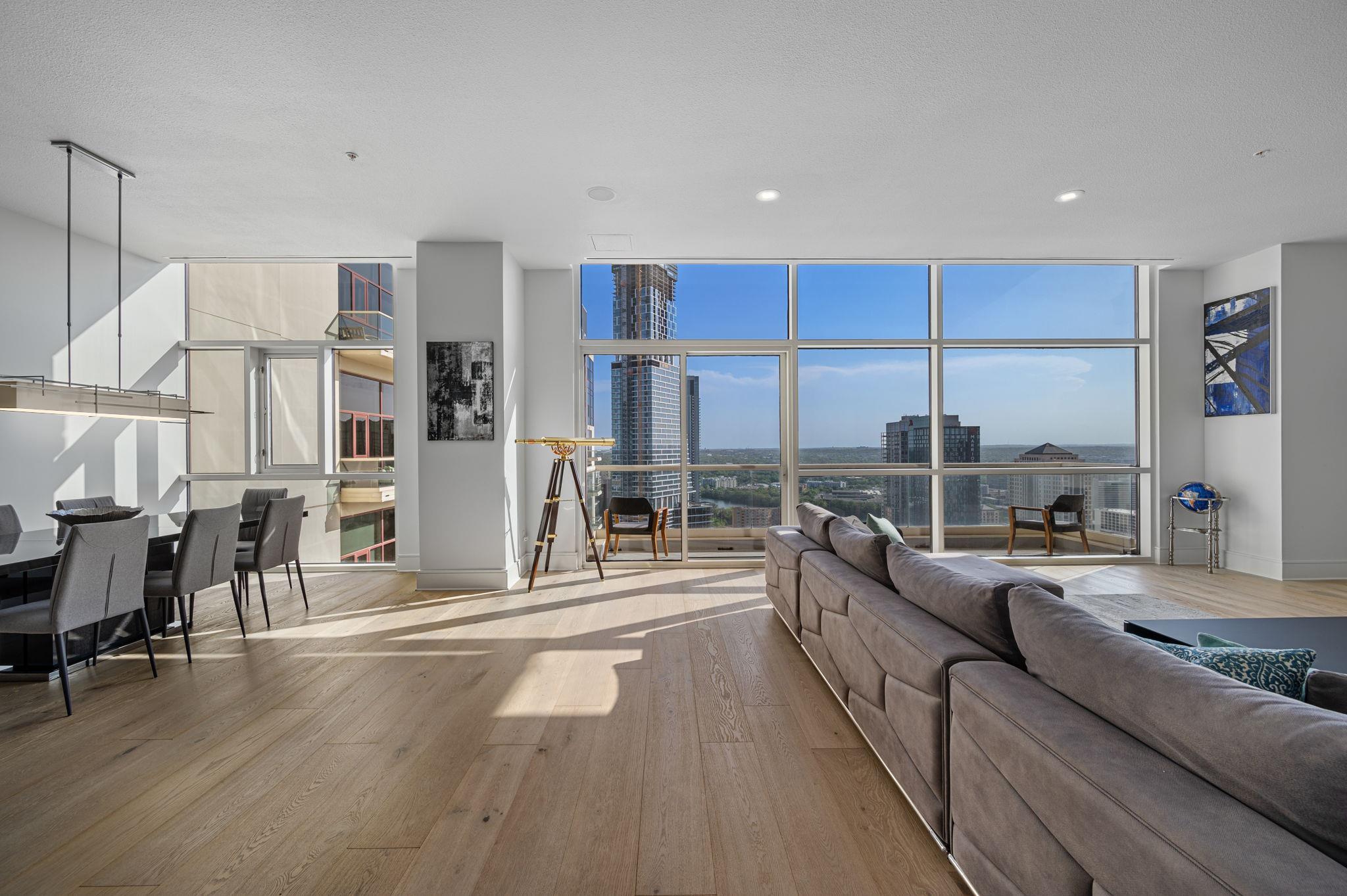 555 E 5th ST 2906
