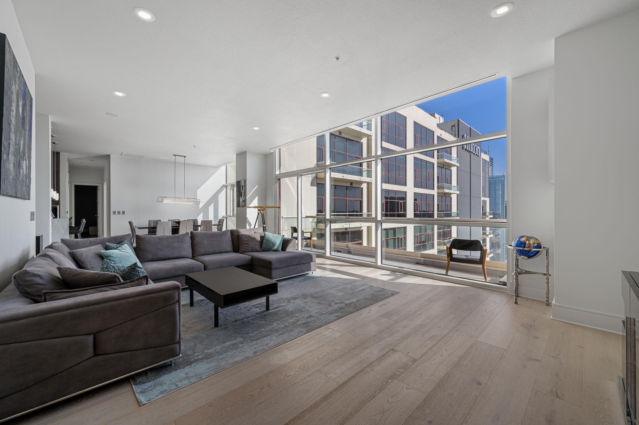 555 E 5th ST 2906