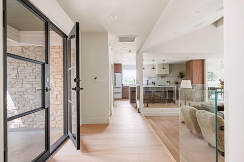 Tiny photo for 10907 Spicewood PKWY, Austin, TX 78750 (MLS # 3917519)
