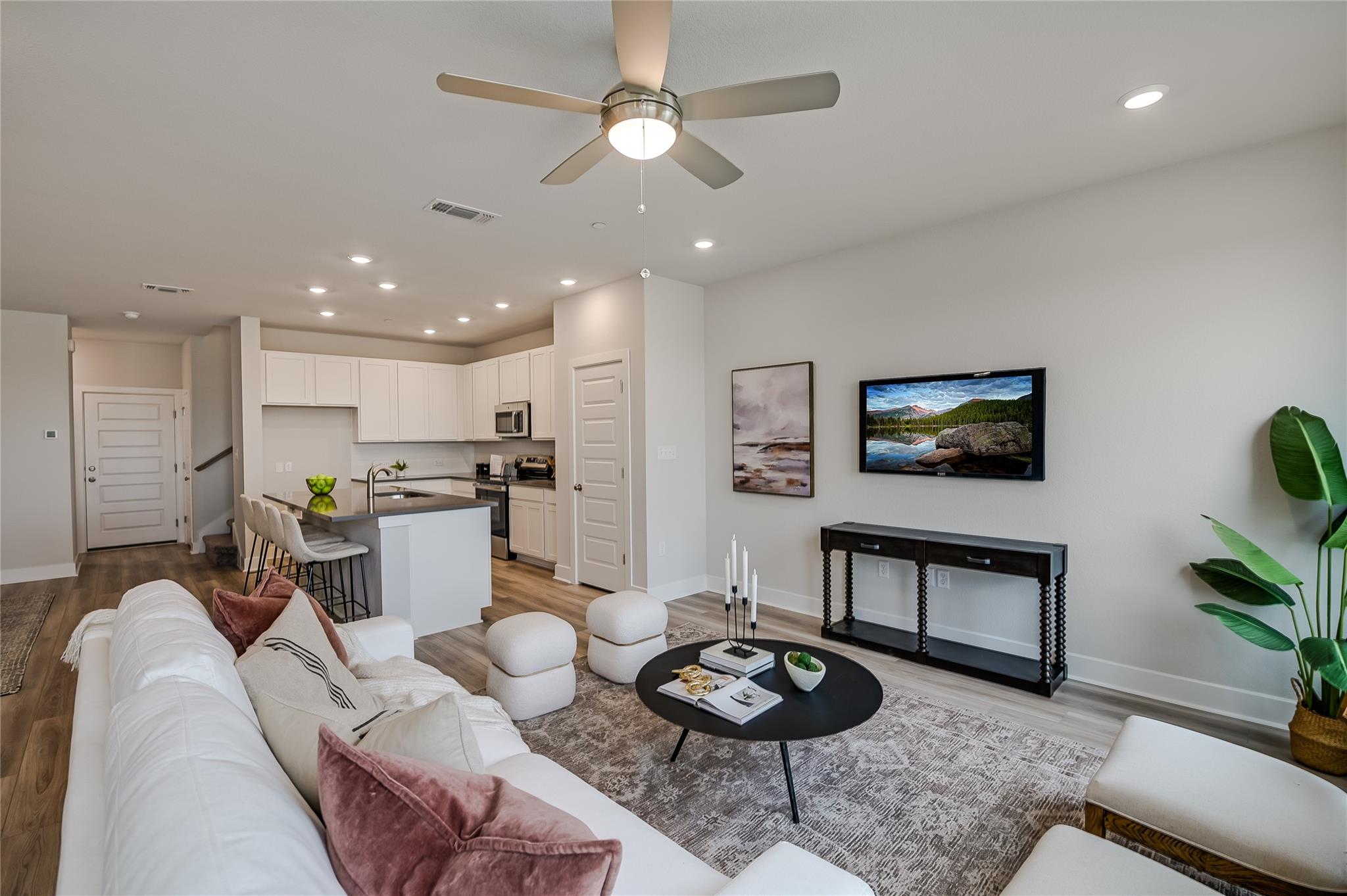 527 Emory Crossing BLVD