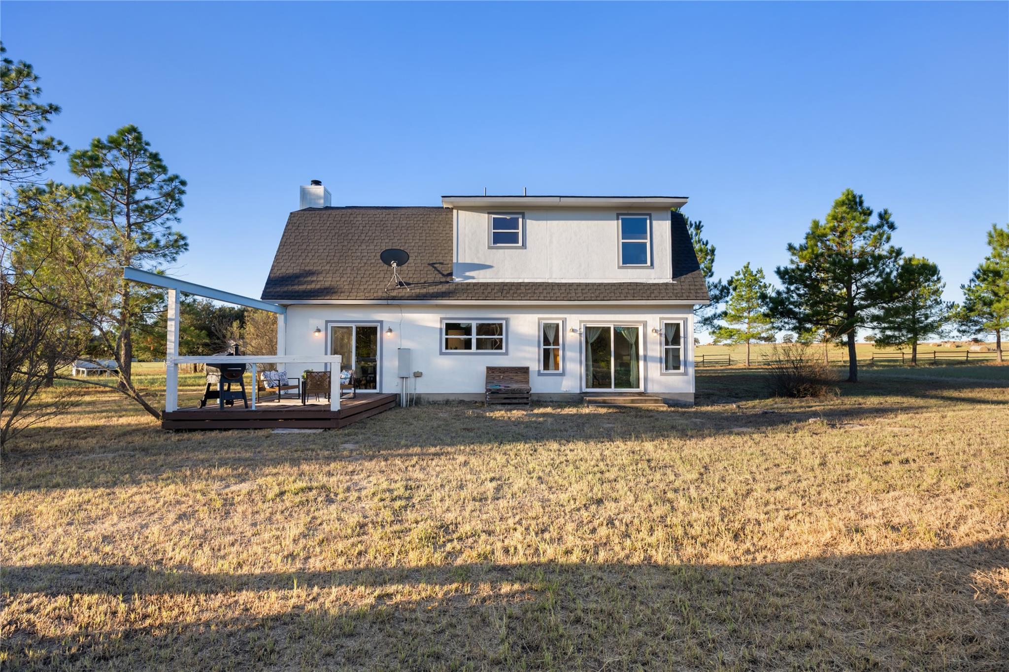 245 Country LN