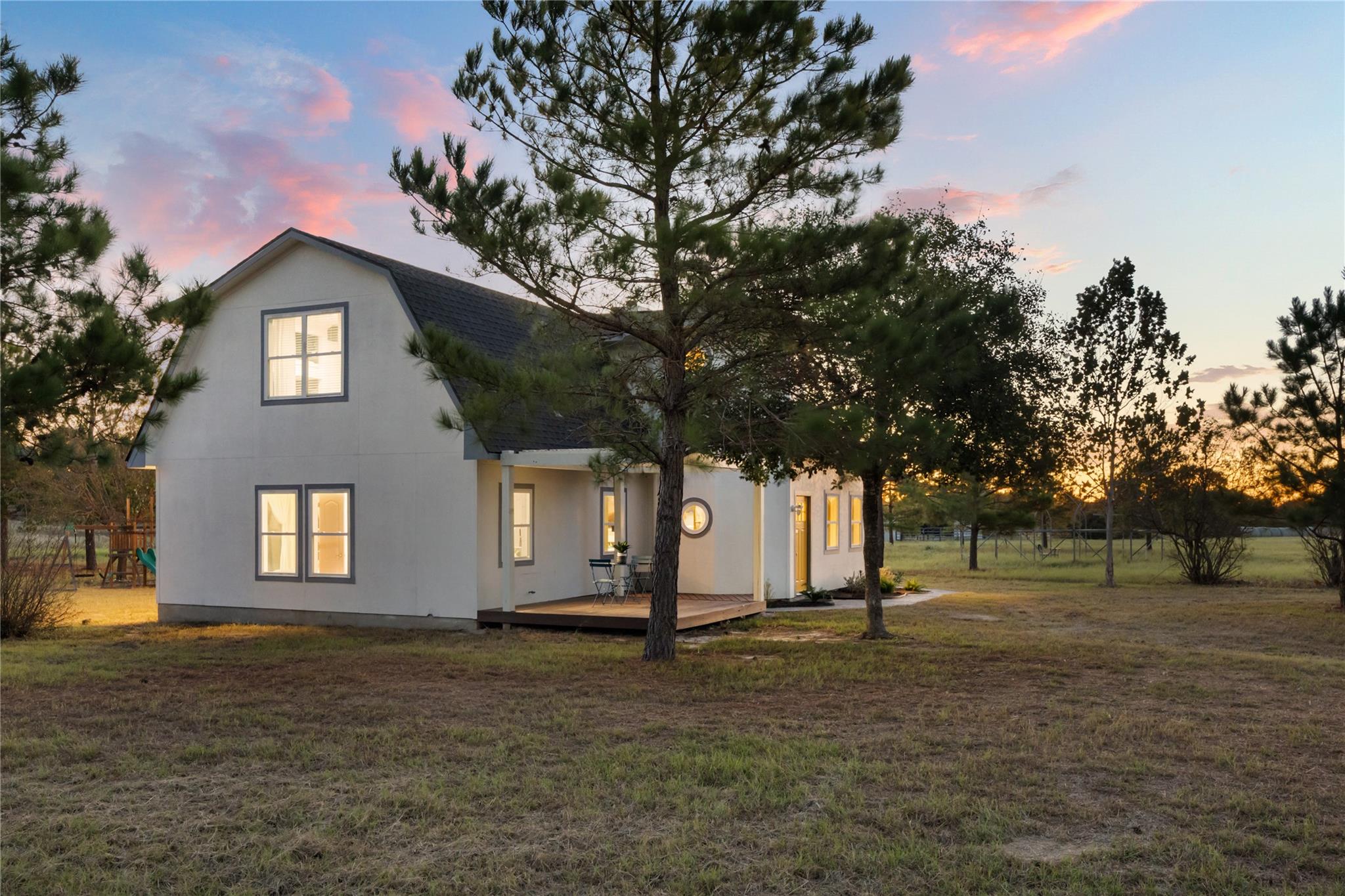 245 Country LN