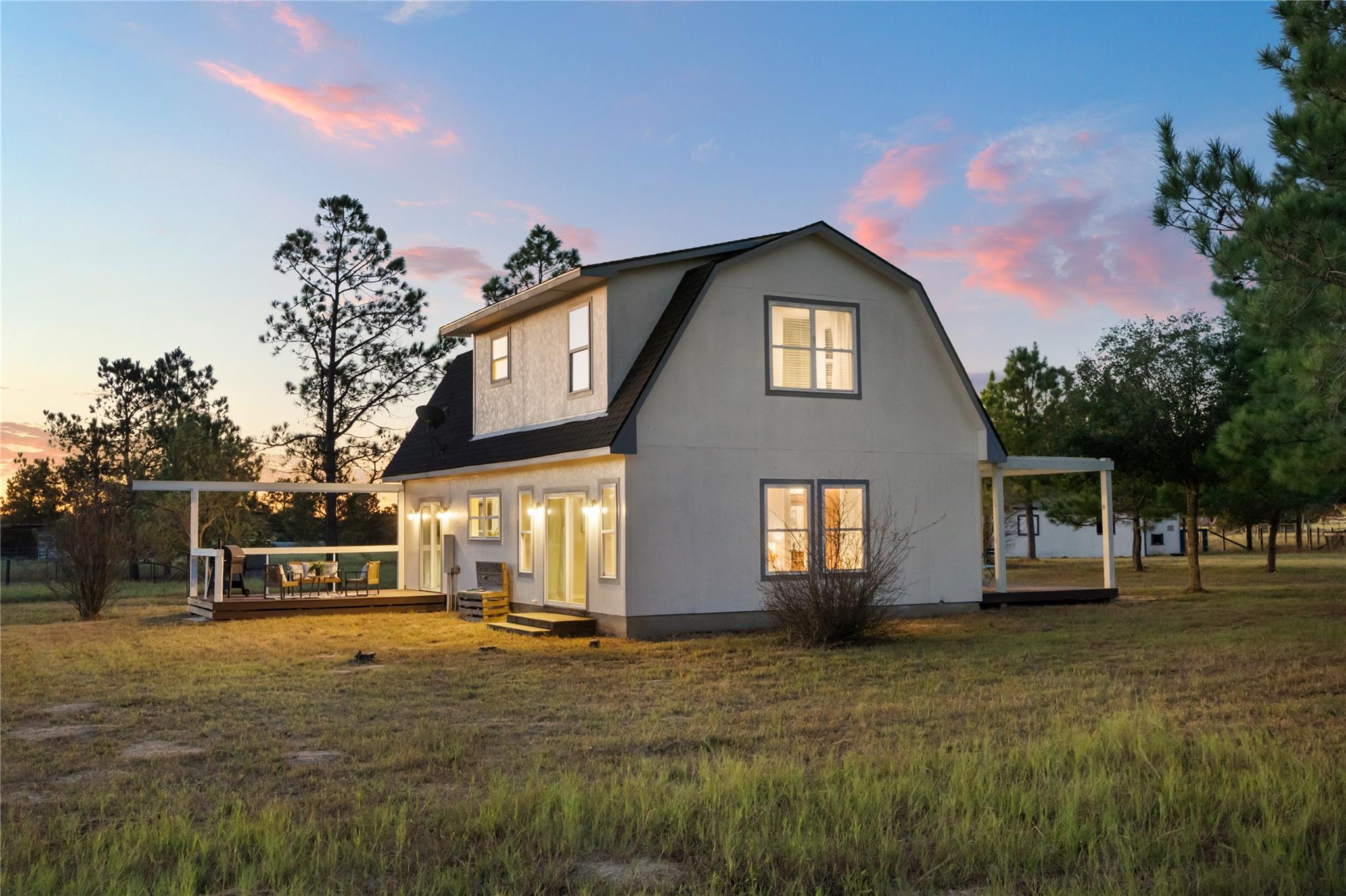 245 Country LN