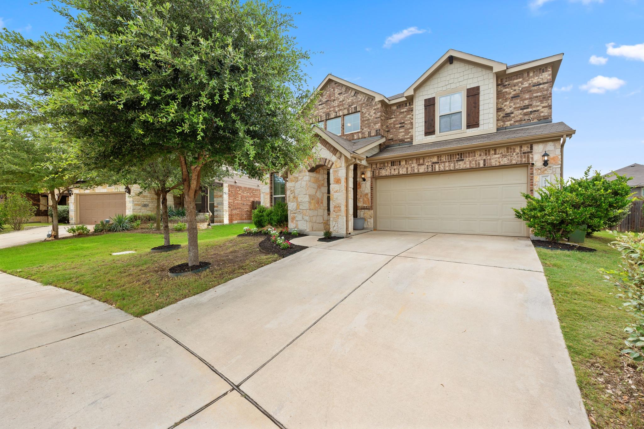 214 Cyril DR