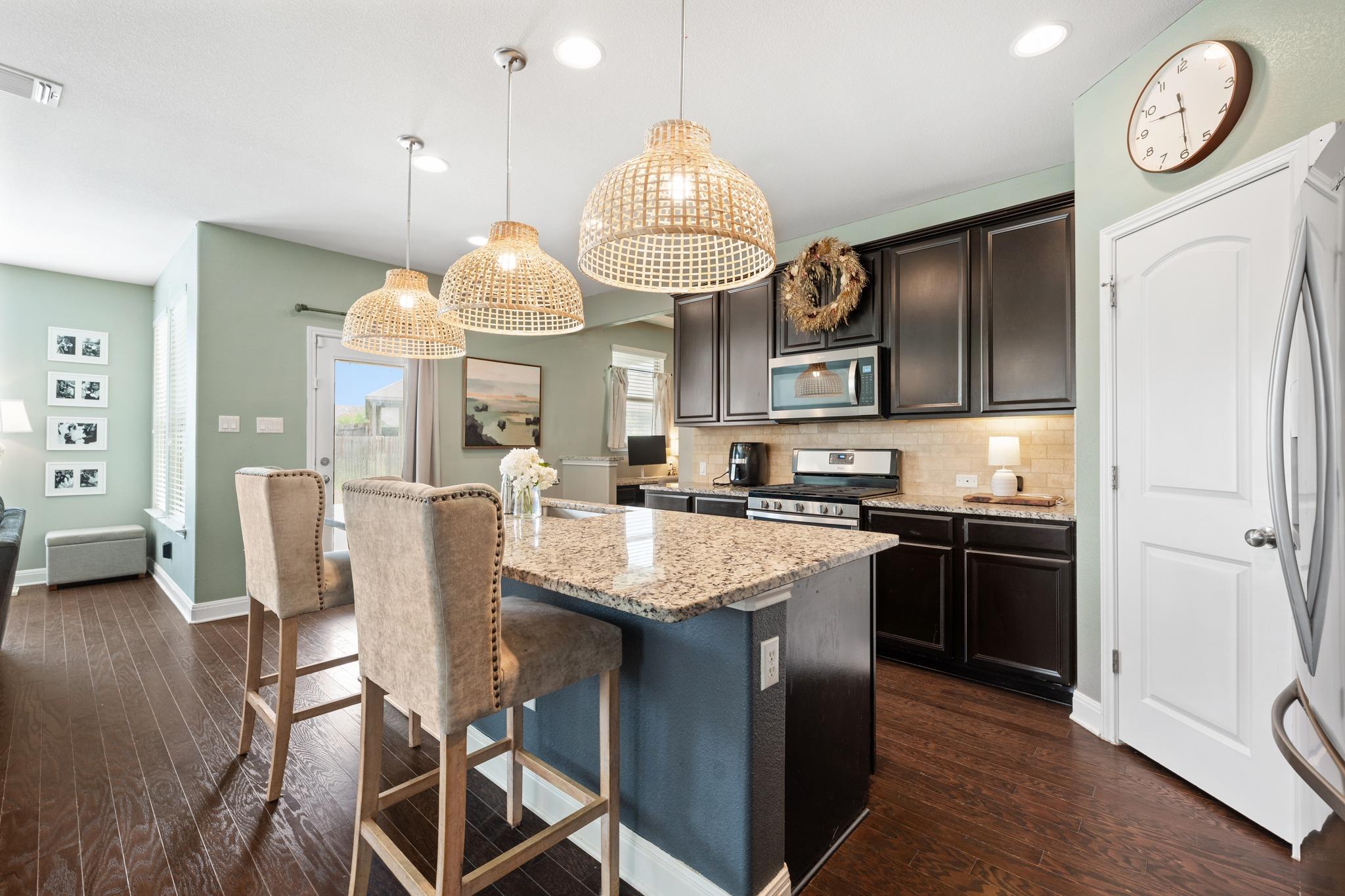 214 Cyril DR