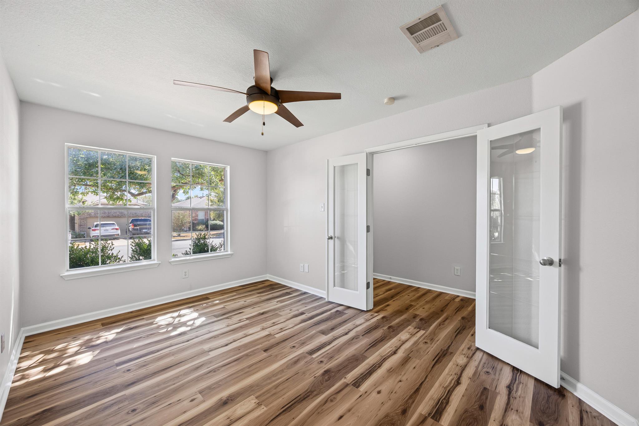 129 Lynn Crest BND