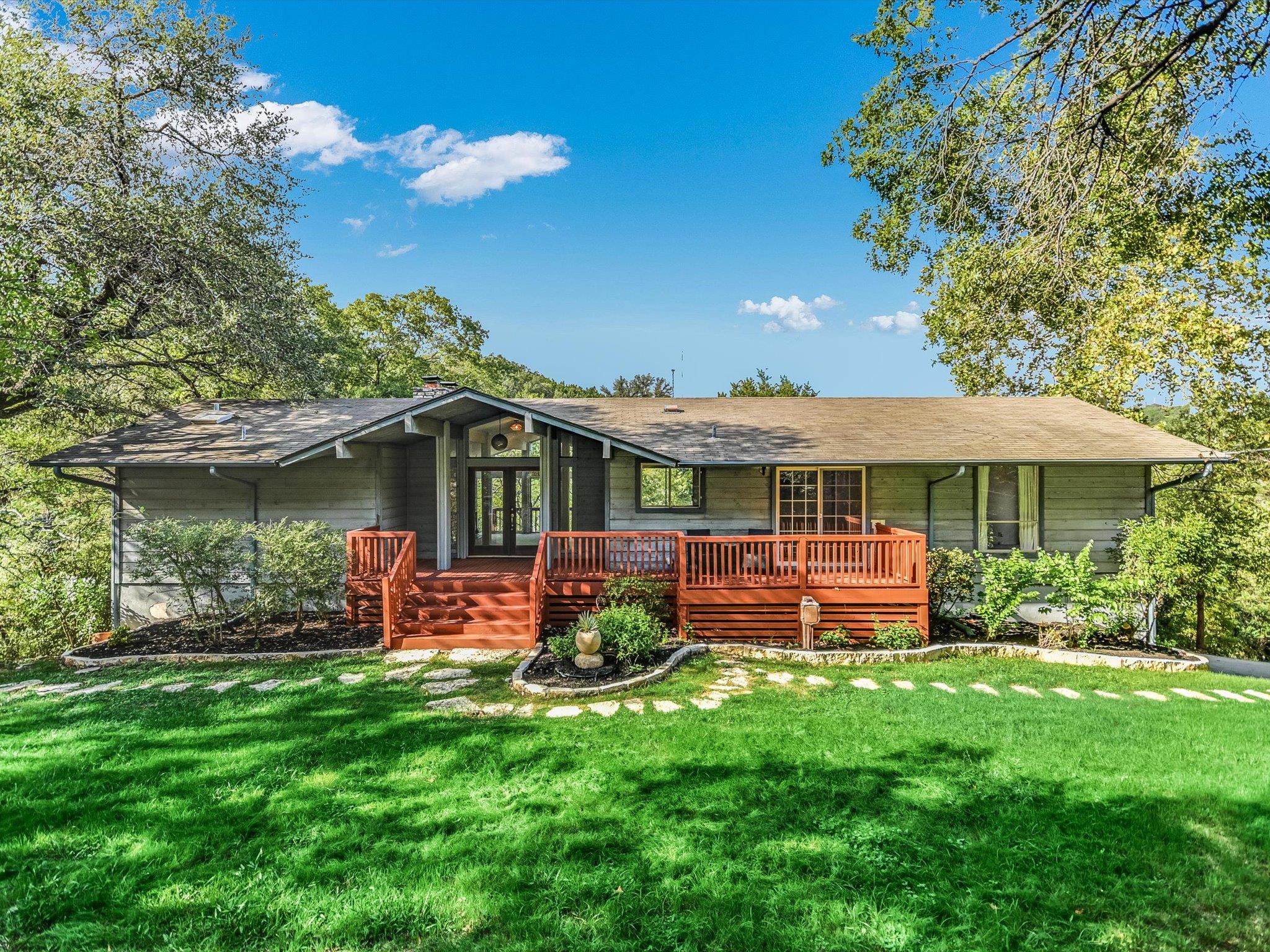 1626 Westlake DR