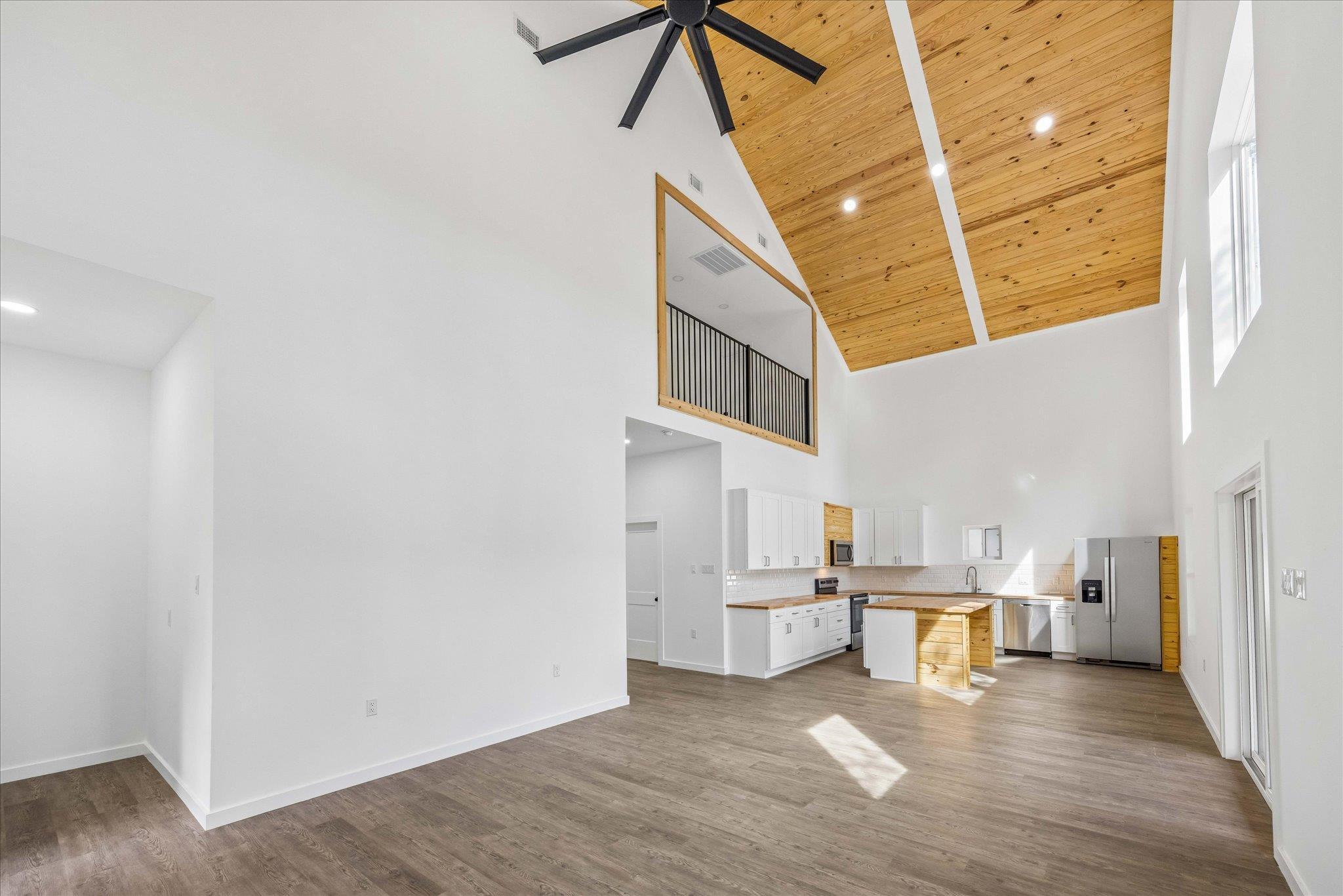 34 Pleasant Valley DR