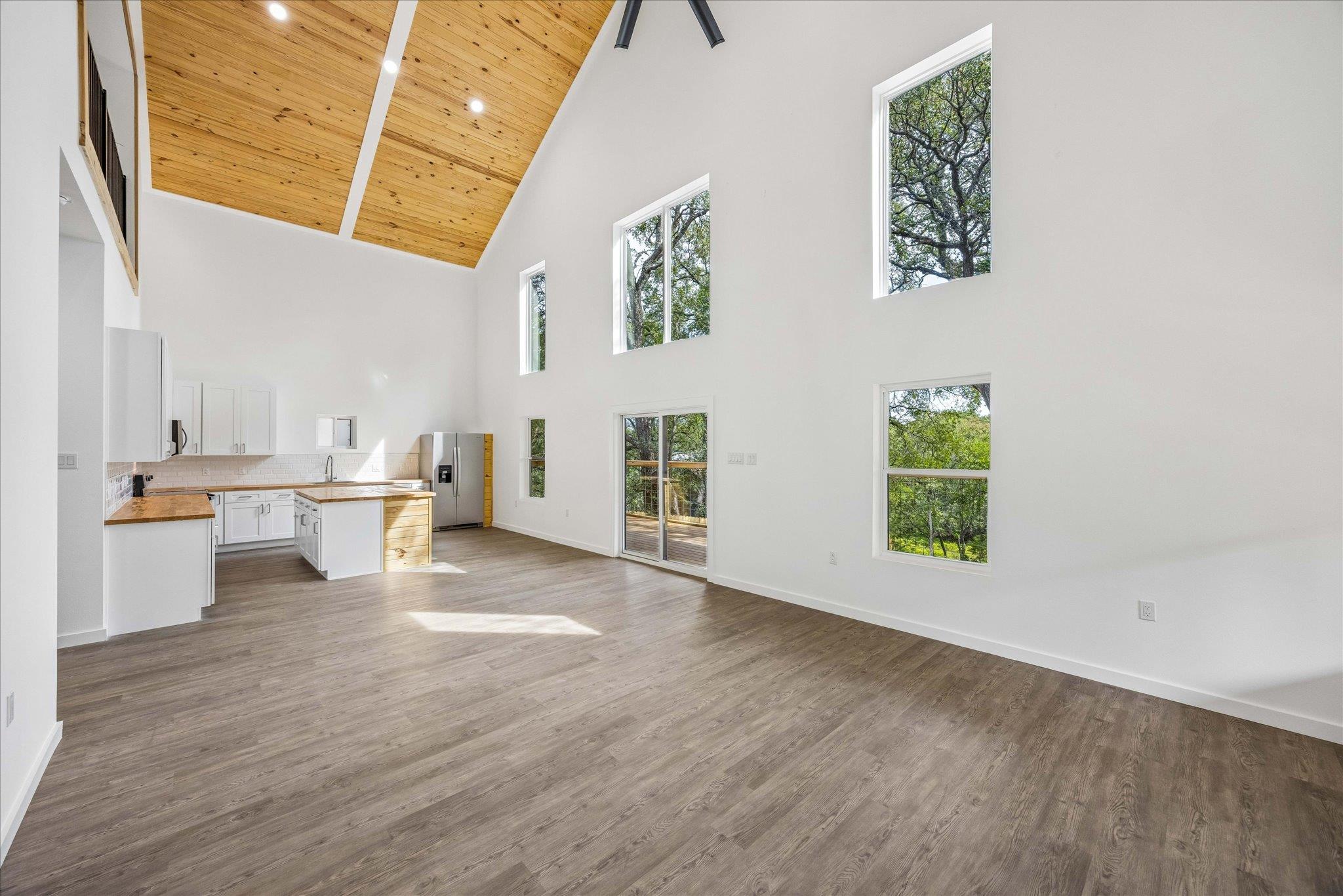 34 Pleasant Valley DR