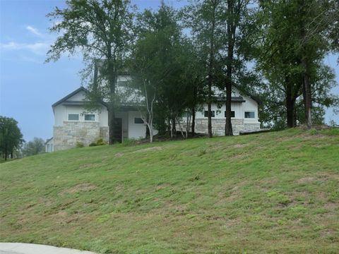 Photo of 116 MERLIN CT, Cedar Creek, TX 78612 (MLS # 4409767)