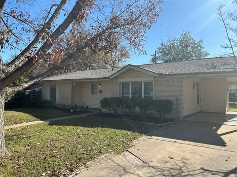 Photo of 5301 Ravensdale LN, Austin, TX 78723 (MLS # 5860072)