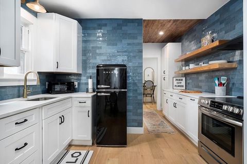 510 N Orange ST Fredericksburg TX 78624