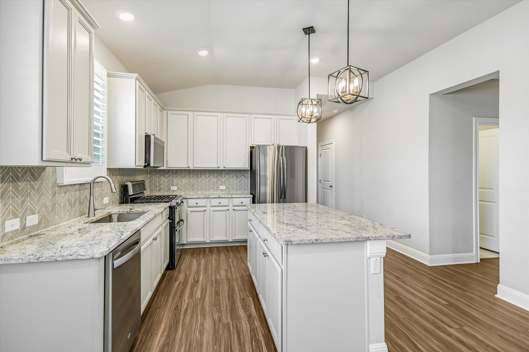 373 Victoria Peak LOOP