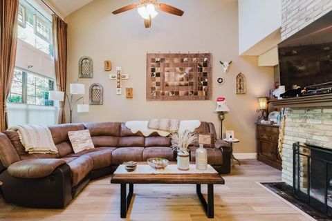 Tiny photo for 10819 Crown Colony DR #40, Austin, TX 78747 (MLS # 4913246)