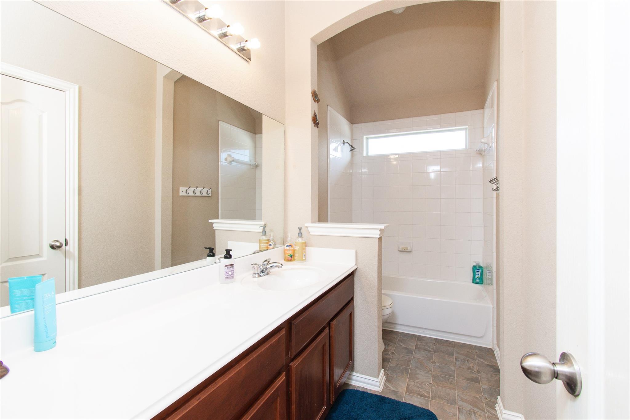 Round Rock, Texas 78665, United States, 4 Bedrooms Bedrooms, ,3 BathroomsBathrooms,Residential,Pending,41847