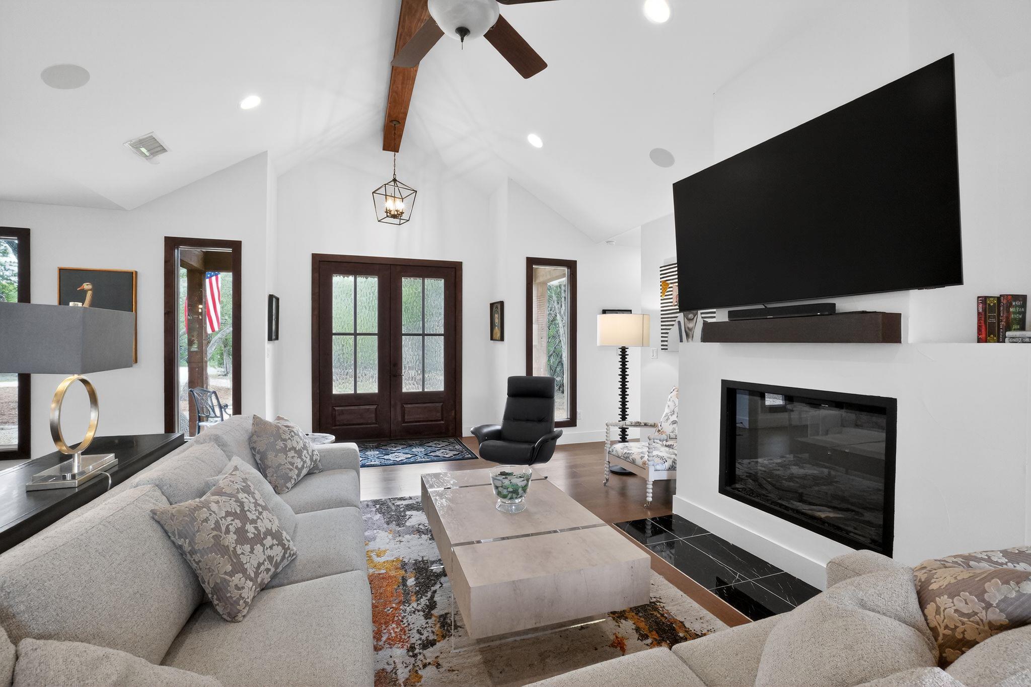 270 Rambling Oaks DR