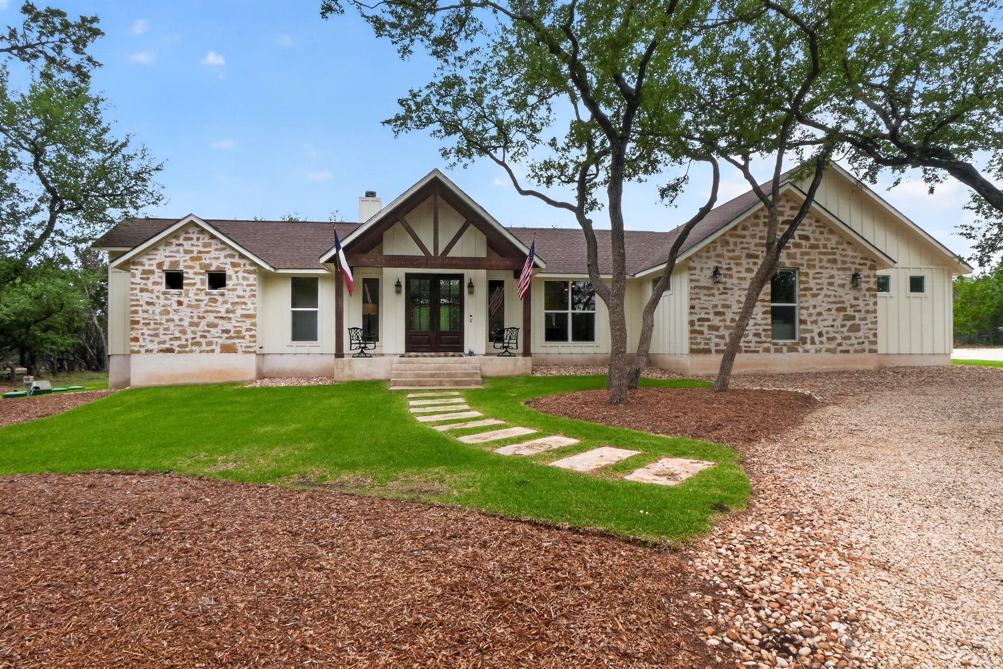 270 Rambling Oaks DR