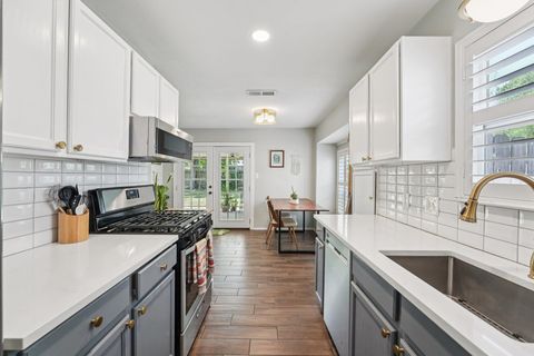 Tiny photo for 1213 S Trace DR, Austin, TX 78745 (MLS # 9063713)