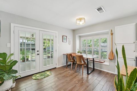 Tiny photo for 1213 S Trace DR, Austin, TX 78745 (MLS # 9063713)