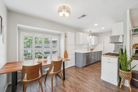 Tiny photo for 1213 S Trace DR, Austin, TX 78745 (MLS # 9063713)