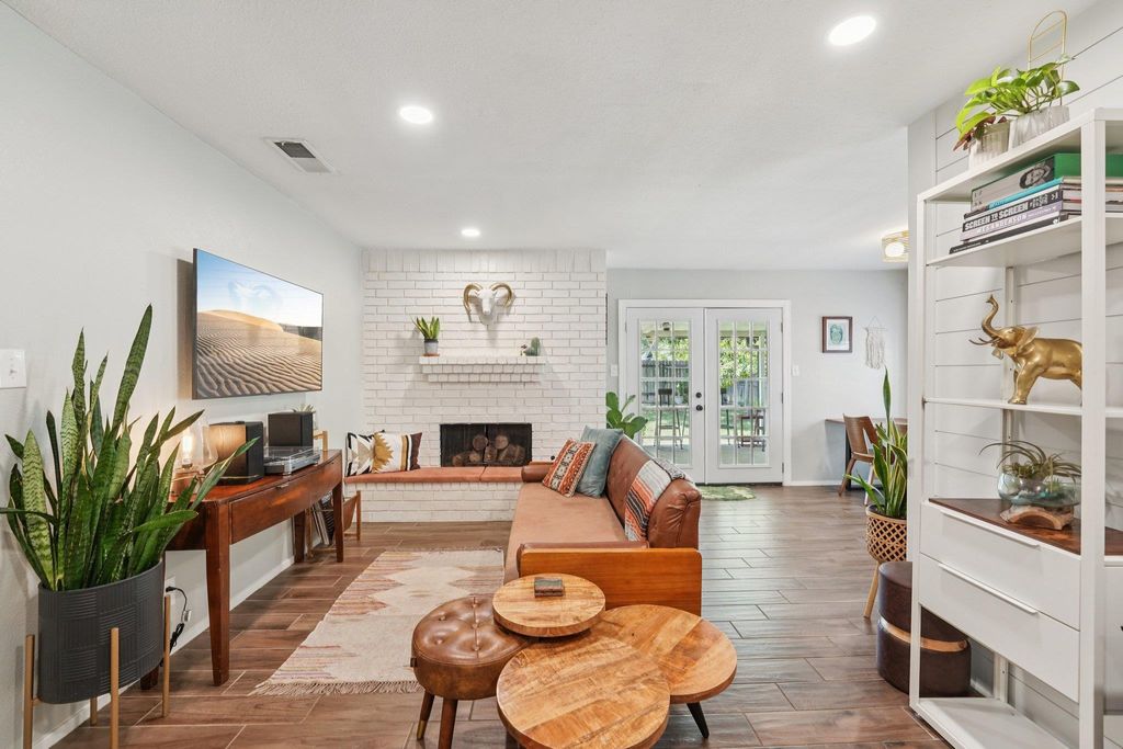 Photo for 1213 S Trace DR, Austin, TX 78745 (MLS # 9063713)