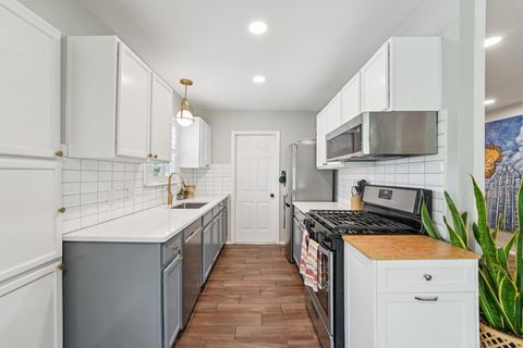 Tiny photo for 1213 S Trace DR, Austin, TX 78745 (MLS # 9063713)