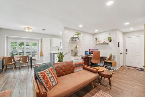 Tiny photo for 1213 S Trace DR, Austin, TX 78745 (MLS # 9063713)