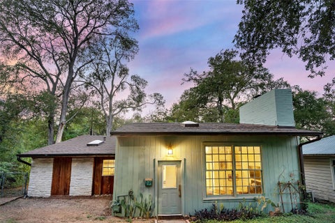 Photo of 3302 Cherrywood RD, Austin, TX 78722 (MLS # 8583051)