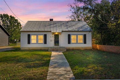 Photo of 717 N Heideke ST, Seguin, TX 78155 (MLS # 9330079)