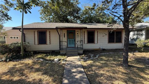 Photo of 4412 S 2nd ST, Austin, TX 78745 (MLS # 7759591) Photo of 4412 S 2nd ST, Austin, TX 78745 (MLS # 7759591)