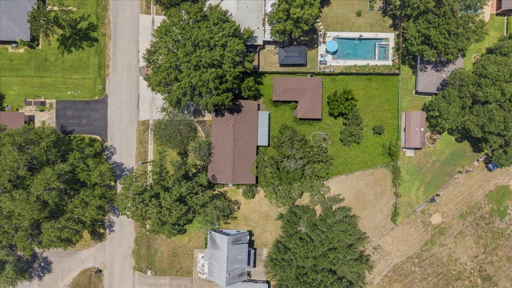 Photo of 1415 NE Whitehead ST, Smithville, TX 78957 (MLS # 4447542)