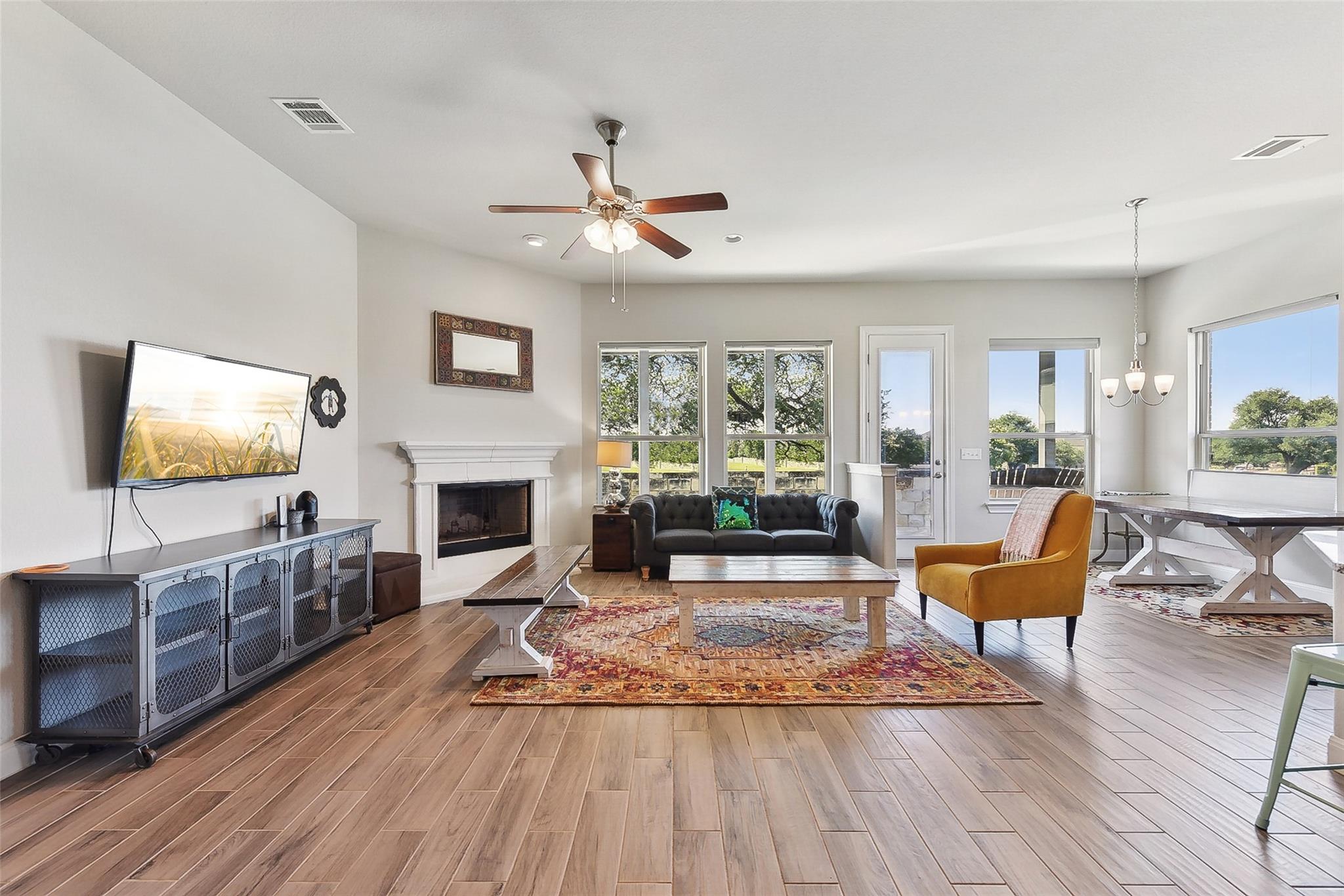 125 Redtail LN